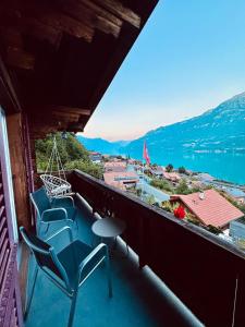 Chalet Luna - Alpine Apartment by Lake Brienz