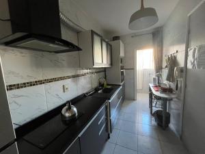 POCITOS, Chucarro esq Av Brasil - CÉNTRICO Y CÓMODO apartamento