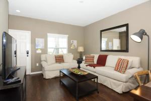 3 Bedrooms 2 Bathrooms West Lucaya 3216 Cp
