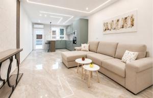 5 Bedroom Gorgeous Home In Vila-Real