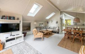 3 Bedroom Stunning Home In Hornbæk