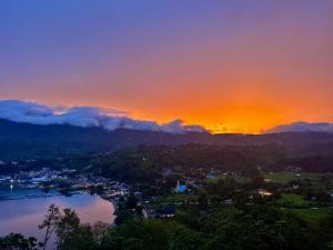 Toba Crest Vue