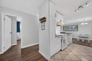 Stampede Central 2 Bedroom Condo - Pet Friendly