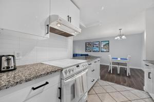 Stampede Central 2 Bedroom Condo - Pet Friendly