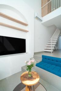 New 1 BR Romantic Loft, Pool & Sunset Jacuzzi