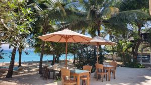 Myamo Beach Lodge