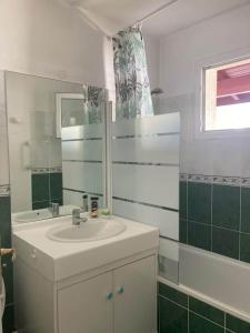 Chambre douillette avec parking privé à 3 minutes à pied de la gare dHendaye