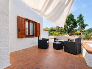 Beach Villa in San Giovanni img35