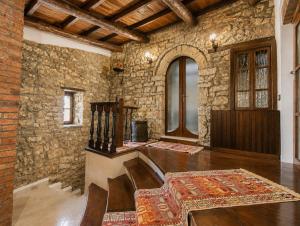 Guva Stone House Mangalem
