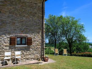 Flat on a farm with swimming pool and many activities
