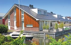 Stunning Home In Uitgeest With Wifi