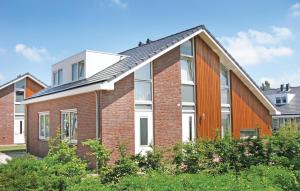 Stunning Home In Uitgeest With Wifi