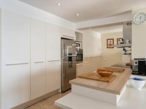 Incredible renovated apartment on the waterfront
