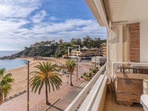 Incredible renovated apartment on the waterfront