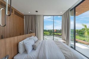 Brand New Villa July Luxury 5BR - Private Pool and Rooftop in Berawa Canggu