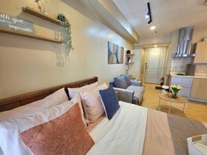 Soho Central Condominium - Tricias Escapade