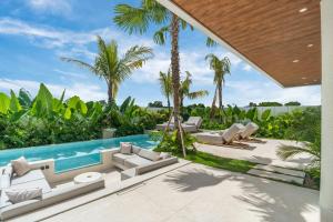 Brand New Villa July Luxury 5BR - Private Pool and Rooftop in Berawa Canggu