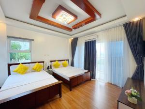 Highlights Taal Lake View Resort