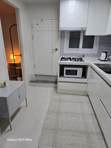 NEW 7 minute walk from Seongsu Station, Seoul Forest, Yeonmujang-gil, Olive Young N