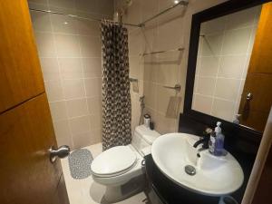 Morgan Suite BGC Shortwalk3 Venice Mall free pool gym