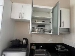 Morgan Suite BGC Shortwalk3 Venice Mall free pool gym