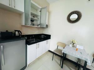 Morgan Suite BGC Shortwalk3 Venice Mall free pool gym