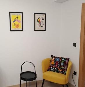Renovado Apartamento en el corazón de Avilés, Calle Cámara 70 by beBalmy