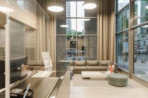 Lumina Deluxe Apart in Platinum Towers with Parking