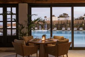 NĒRO Boutique Hotel
