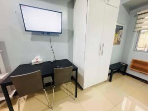 Morgan Suite BGC shortwalk8 Venice Mall with City View