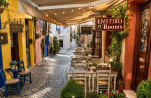 Enetiko Rooms
