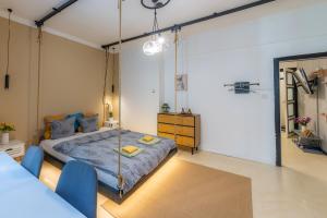 Modern , spacious 2BR apartment in top center