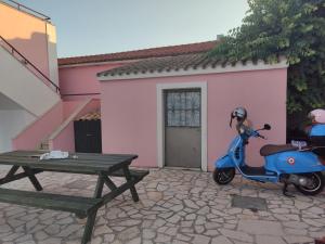 Roxanne Mini Suite With Yard