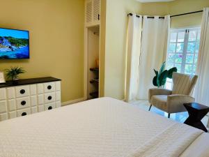 Falcon Sunset 2br- Airport Transport Available -Security-Gated