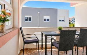 Cozy Apartment In Sabunike With Wifi