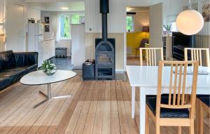 Nice Home In Hadsund With Wifi