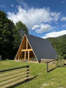 Chalet Green