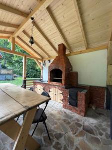 Chalet Green