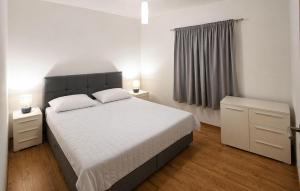 Beautiful Apartment In Vodice With Wifi