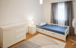Beautiful Apartment In Vodice With Wifi