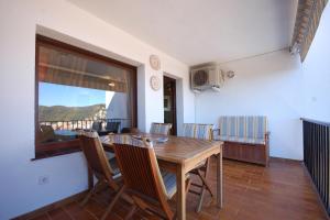 LETS HOLIDAYS SEA VIEWS APARTMENT & POOL in SA GABARRA