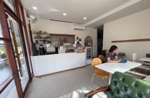 U Dee Room and Coffee