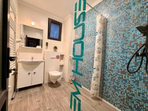 Em House