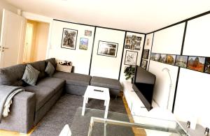 Java Themed flat near Zoo