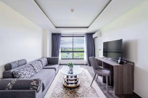 The Grand Palm Villa
