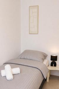 Aurion Spacious 2BR Apartment near Prague Castle - Parking - Up to 8 Guests