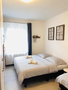 Aurion Spacious 2BR Apartment near Prague Castle - Parking - Up to 8 Guests