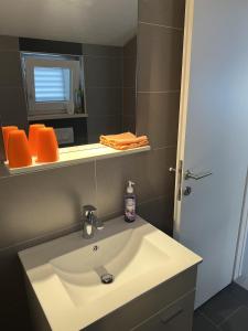 Villa Pina Tisno Apartment Mila 4-6 personen mit Meerblick