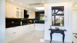 4-Bedroom Villa with Sea View in Yalıkavak BD4150