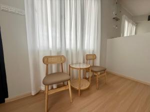3 mins walking to East Coast Mall at JW Plus Roomstay